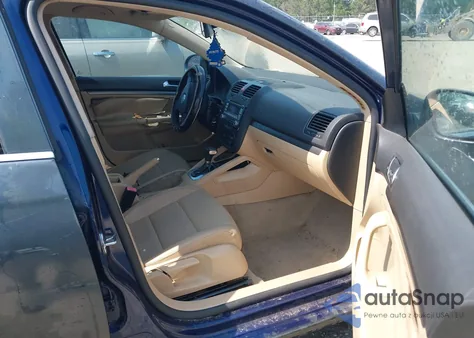 2007 Volkswagen Jetta 2.5 z USA, uszkodzony, nr VIN 3VWRF71K67M131095